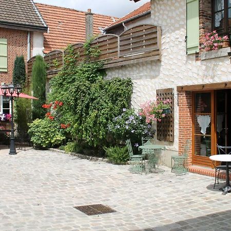 Chambres D'Hotes : La Cour D'Etrepy Le Mesnil-sur-Oger Bagian luar foto